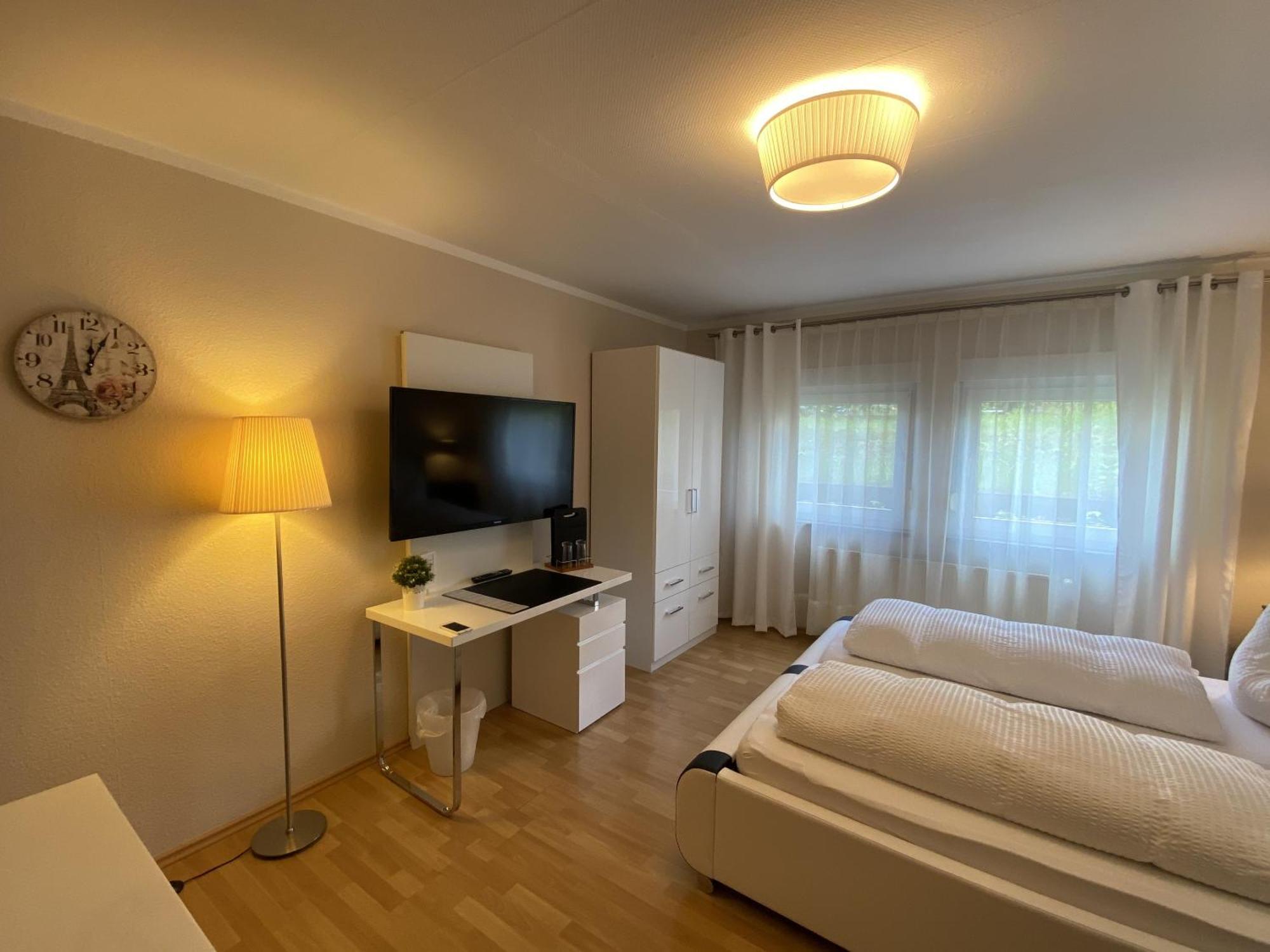Apartments Und Zimmer Gaestehaus Matthias Дрезден Номер фото