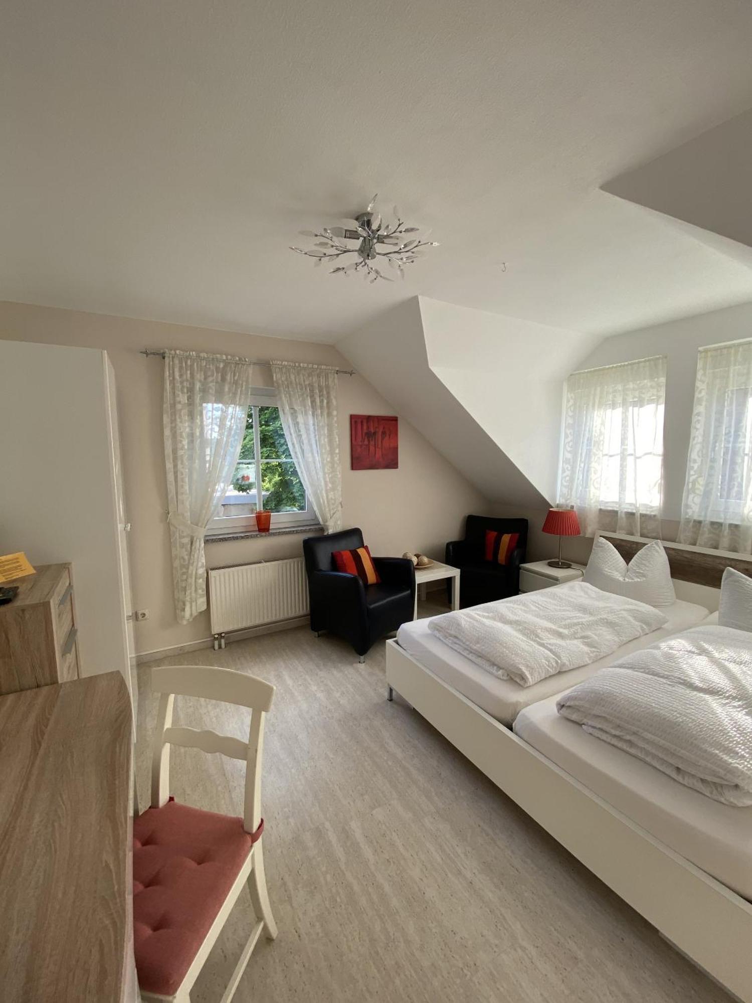 Apartments Und Zimmer Gaestehaus Matthias Дрезден Номер фото